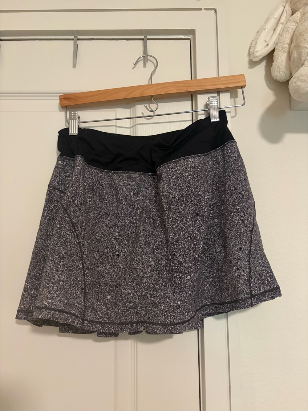 lululemon athletica Black Waistband Gray Speckled Active Skort